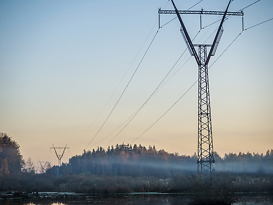 포토 JPG 해외이미지 나무 구름 산업 선 밭 자연 하늘 아침 동화 풍경 사람없음 야외 여름 파란색 태양 환경 탑 계곡 힘 에너지 전선 안개 가을 시골 기둥 네트워크 연기 신비 전화기 러시아 전염 봉 분배 전압 철강 해외포토 주간 자연요소 식물 건축물 계절 건축 유럽 컬러 컨셉 농업 날씨 질병 생태계 감염 파일형식 이미지허브