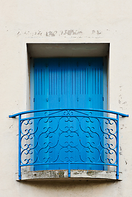 포토 JPG 해외이미지 유럽 벽 건축양식 창문 난간 주택 프레임 그림자 사람없음 야외 건물 장식 파란색 금속 프랑스 수확 골동품 발코니 도시 그물 중세 역사 클래식 그늘 창살 타운 조형 셔터 프랑스어 그런지 바로크 옛날 철강 스타일 파리(프랑스) 해외포토 문자 건축물 건축 나라 컬러 컨셉 농업 재질 파일형식 이미지허브