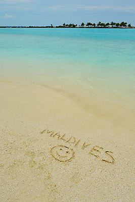 포토 JPG 해외이미지 주간 모래 표정 미소 해변 사람없음 야외 여름 모래사장 여름풍경 기록 낙서 휴양지 몰디브 해외포토 자연요소 계절 아시아 바다 풍경 장소 파일형식 여름_계절 이미지허브