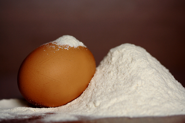 포토 JPG 해외이미지 실내 사람없음 한개 계란 밀가루 갈색배경 해외포토 1 백그라운드 내부 갈색 알 가루 파일형식 이미지허브
