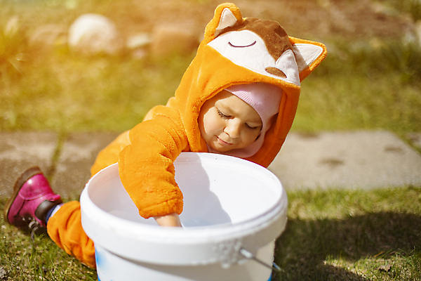 포토 JPG 해외이미지 백인 라이프스타일 꽃 행복 어린이 가정 자연 놀이 휴가 주택 건강 한명 사람 소년 취미 야외 물 햇빛 뷰티 맑음 수영 봄 기쁨 젖음 캔 작음 양동이 여우 걸음마 돌봄 물뿌리기 천진난만 해외포토 자연요소 서양인 식물 1 계절 남자 감정 컨셉 포유류 모션 날씨 건물 생활 태양 수상스포츠 크기 생태계 파일형식 이미지허브