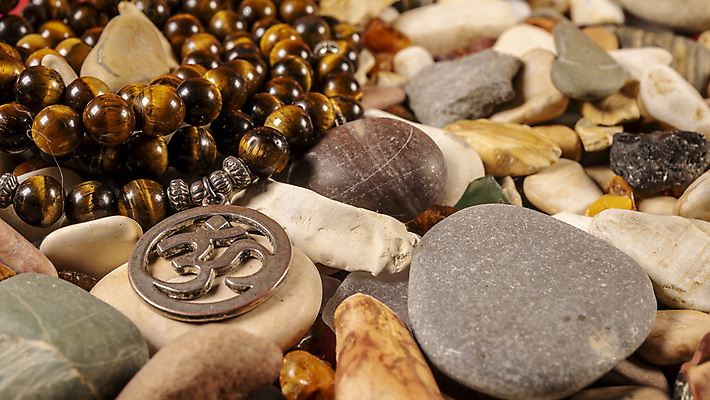 포토 JPG 해외이미지 전통 라이프스타일 손 디자인 아시아 종교 선 백그라운드 불교 목걸이 요가 팔찌 건강 미술 동양인 사람없음 목재 갈색 유행 평화 수확 흰색 기도 인도인 구슬 명상 오브젝트 질감 복고 묵주 고립 옛날 힌두교 해외포토 외국인 나무 웰빙 나라 컬러 컨셉 농업 재료 장신구 종교용품 문화예술 인종 생활 신체부위 파일형식 이미지허브