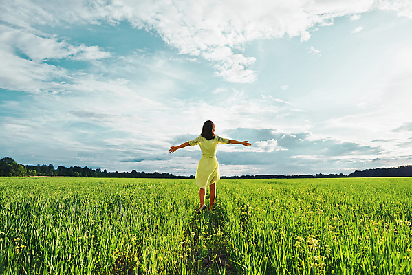포토 JPG 해외이미지 백인 구름 1 라이프스타일 손 여자 꽃 행복 무기 밭 자연 하늘 휴식 갈색머리 건강 한명 사람 풍경 초원 성인 야외 초록색 여름 햇빛 태양 뷰티 노란색 침묵 봄 기쁨 자유 신선 오픈 유일 해외포토 자연요소 서양인 식물 헤어스타일 계절 감정 컬러 컨셉 농업 생활 신체부위 소리 생태계 파일형식 이미지허브