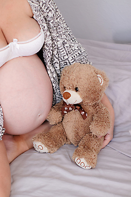 포토 JPG 해외이미지 웰빙 여자 어린이 백그라운드 컨셉 엄마 친절 건강 한명 부모 임산부 임신 만지기 터치 아기 기다림 닫기 피부 피부관리 태교 돌봄 벌거벗은 성인여자만 카피스페이스 해외포토 1 가족 모션 사람 신체부위 뷰티 공백 여자만 성인만 파일형식 이미지허브