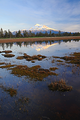 포토 JPG 해외이미지 구름 겨울 하늘 산 사람없음 파란색 햇빛 반사 맑음 연못 정상 캘리포니아 북쪽 절정 해외포토 자연요소 계절 컬러 날씨 태양 미국 방향 파일형식 이미지허브