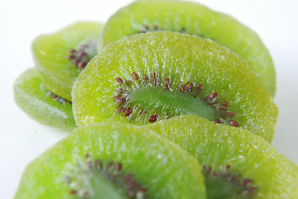 포토 JPG 해외이미지 조각 단면 실내 키위 근접촬영 사람없음 아웃포커스 신선 달콤 흰배경 해외포토 뷰포인트 백그라운드 과일 촬영기법 내부 흰색 맛 파일형식 이미지허브