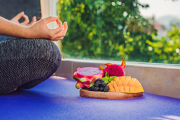 포토 JPG 해외이미지 백인 라이프스타일 여자 음식 스포츠 다이어트 과일 요가 귤 건강 한명 사람 비키니 컬러풀 운동 뷰티 머리 주방 화목 흰색 용 아침식사 사과 시원함 명상 유기농 망고 성분 돌봄 스무디 이국적 비건 맛있는 해외포토 서양인 1 웰빙 수영복 음료 컬러 컨셉 모션 생활 신체부위 식사 열대과일 채식주의자 파일형식 이미지허브