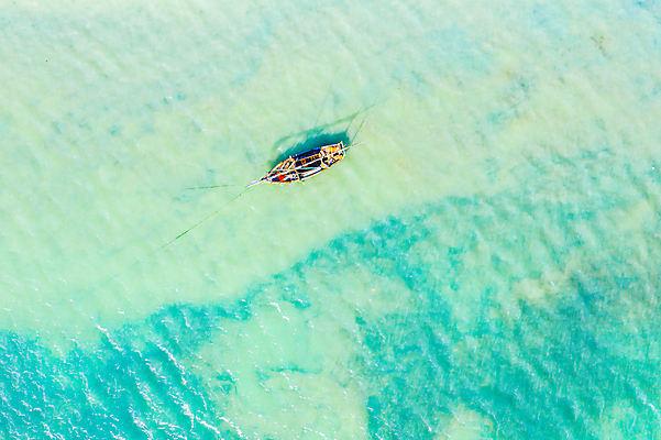 포토 JPG 해외이미지 바다 자연 사람없음 어선 보트 떠있는 항공촬영 조감도 해외포토 뷰포인트 배_교통 모션 생태계 파일형식 이미지허브