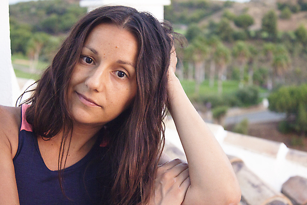 포토 JPG 해외이미지 백인 모델 라이프스타일 여자 행복 감정 얼굴 바다 여행 포즈 백그라운드 자연 하늘 휴가 산 한명 미소 사람 풍경 야외 여름 파란색 청춘 유행 하이킹 혼자 해외포토 서양인 1 계절 컬러 컨셉 레저 표정 생활 신체부위 생태계 파일형식 이미지허브