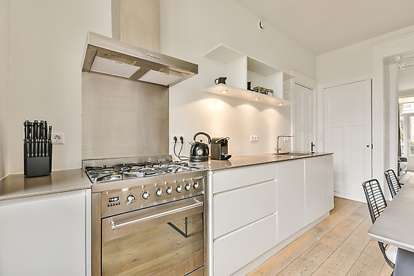 포토 JPG 해외이미지 의자 탁자 조명 선반 실내 사람없음 인테리어 주방 가스레인지 오븐 조리대 심플 환풍기 해외포토 디자인 가구 내부 장비 가전제품 레인지 파일형식 이미지허브