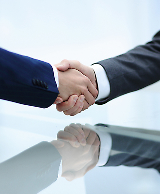 포토 JPG 해외이미지 손 비즈니스 협력 악수 실내 협상 신체부위 반사 해외포토 사람 손짓 내부 파일형식 이미지허브