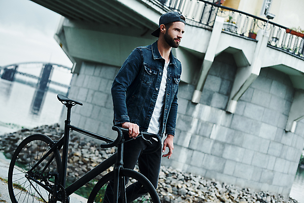 포토 JPG 해외이미지 백인 모델 직업 1 라이프스타일 계절 남자 스포츠 생각 사업가 수염 거리 한명 사람 인종 성인 야외 가로 물 여름 갈색 유행 자전거 봄 산책 가을 청바지 도시 순환 무료 캡모자 스타일 유일 자극 해외포토 자연요소 서양인 모자_잡화 컬러 바지 모션 휴식 생활 바이크 파일형식 이미지허브