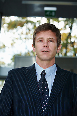 포토 JPG 해외이미지 주간 비즈니스 한명 사람 정장 성인 내부 30대 사무실 마주보기 도시 비즈니스맨 자신감 검은머리 설정 심각 해외포토 자연요소 1 헤어스타일 옷 남자 감정 컨셉 모션 장년 직장인 파일형식 이미지허브