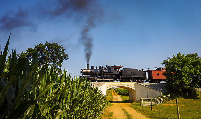 포토 JPG 해외이미지 주간 하늘 사람없음 야외 기차 연기 증기기관차 해외포토 자연요소 육상교통 대중교통 파일형식 이미지허브