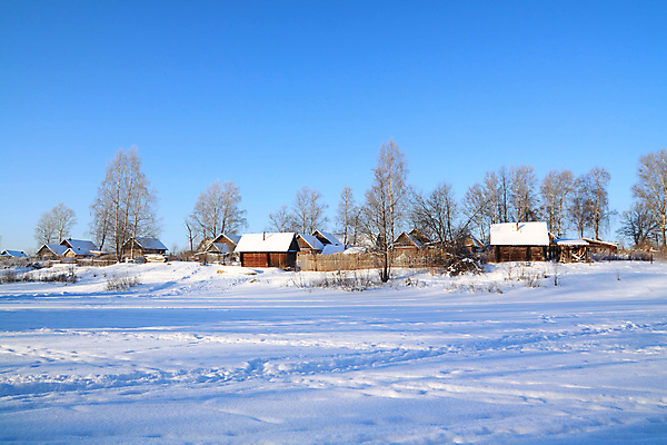 포토 JPG 해외이미지 나무 외관 계절 유럽 여행 크리스마스 겨울 창문 자연 하늘 지붕 날씨 휴가 휴식 주택 풍경 사람없음 야외 건물 목재 햇빛 마을 냉동 얼음 침묵 목욕 흰색 전원 시골 재산 고독 숲 오두막 서리 러시아 통나무 전나무 샬레 제설기 진짜 해외포토 자연요소 식물 건축물 기념일 감정 나라 컬러 컨셉 재료 실험기구 금융 태양 소리 청결 전기에너지 생태계 제설 파일형식 이미지허브