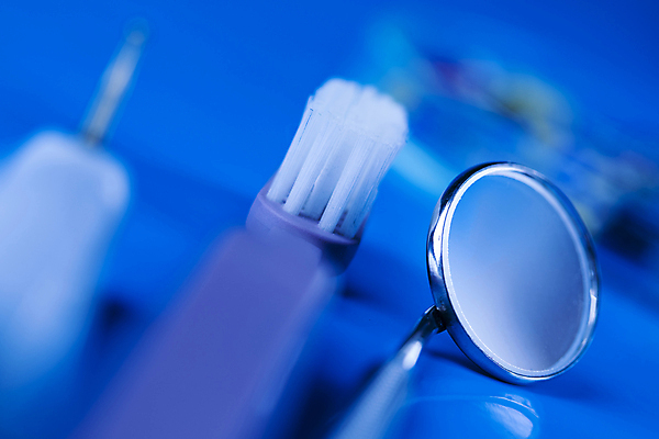 포토 JPG 해외이미지 사람없음 파란색 칫솔 치과용품 구강거울 해외포토 컬러 위생용품 의료용품 파일형식 이미지허브