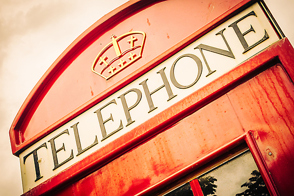 포토 JPG 해외이미지 전통 영어 여행 통신 영국 잉글랜드 거리 사람없음 빨간색 스마트폰 상자 검은색 수확 골동품 흰색 도시 클래식 전화기 심볼 런던 복고 옛날 왕국 스타일 해외포토 문자 유럽 컬러 컨셉 농업 핸드폰 스마트기기 파일형식 이미지허브