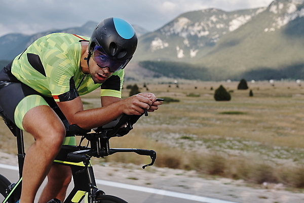 포토 JPG 해외이미지 주간 응시 남자 산 한명 상반신 성인 야외 옆모습 아웃포커스 자전거 승차 사이클선수 사이클링 라이딩 성인남자한명만 해외포토 자연요소 1 시선 뷰포인트 모션 운동선수 촬영기법 사람 바이크 육상스포츠 남자한명만 성인남자만 파일형식 이미지허브