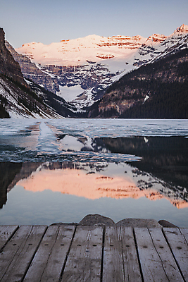 포토 JPG 해외이미지 공원 호수 여행 캐나다 겨울 자연 아침 산 국립공원 풍경 사람없음 야외 물 강 반사 일출 맑음 냉동 얼음 봄 황무지 앨버타 절정 해외포토 주간 자연요소 계절 공공시설 북아메리카 날씨 노을 생태계 파일형식 이미지허브