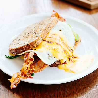 포토 JPG 해외이미지 음식 빵 토마토 탁자 샌드위치 건강 육류 돼지고기 사람없음 초록색 계란 식사 치킨 흰색 신선 그릴 상추 클럽 아스파라거스 토스트 베이컨 칠면조 아보카도 점심식사 해외포토 컬러 가구 채소 과일 식재료 조류 주방용품 알 닭고기요리 파일형식 이미지허브