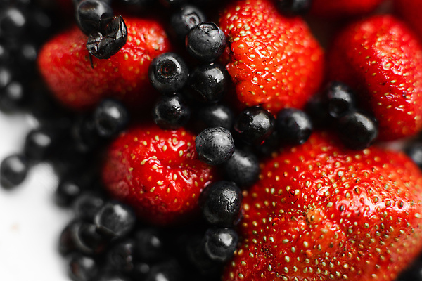 포토 JPG 해외이미지 딸기 근접촬영 사람없음 아웃포커스 블루베리 해외포토 뷰포인트 과일 촬영기법 파일형식 이미지허브