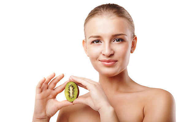 포토 JPG 해외이미지 백인 모델 라이프스타일 손 여자 행복 얼굴 음식 조각 백그라운드 다이어트 과일 건강 키위 한명 미소 사람 성인 치료 초록색 뷰티 스파 화장품 흰색 신선 잡기 먹기 피부 피부관리 비타민 내추럴 고립 돌봄 해외포토 서양인 1 감정 컬러 의학 모션 표정 생활 신체부위 영양소 파일형식 이미지허브