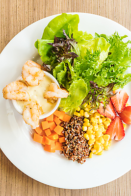 포토 JPG 해외이미지 접시 음식 다이어트 토마토 조개 새우 건강 요리 사람없음 빨간색 초록색 식사 저녁식사 샐러드 흰색 신선 체리 먹기 해산물 후추 아보카도 점심식사 해외포토 식기 컬러 채소 과일 모션 어패류 갑각류 향신료 파일형식 이미지허브