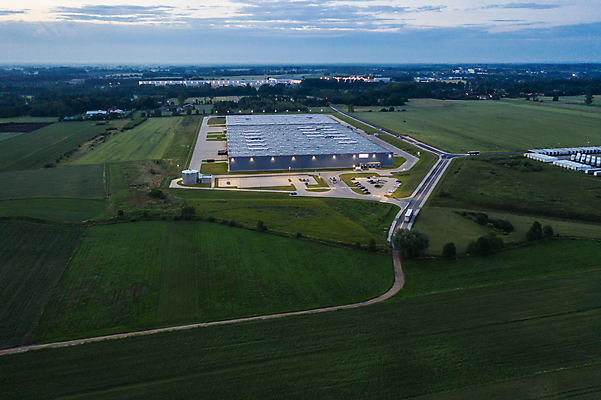 포토 JPG 해외이미지 식물 외관 산업 컨셉 비즈니스 공장 교통시설 사람없음 건물 상점 황혼 화물 도시 센터 제조 상품 정상 야간 주식 창고 무역 상업 수납 짐차 트레일러 물류 슈퍼마켓 분배 터미널 해외포토 자연요소 건축물 교통 공업 자동차 금융 일몰 운송업 시설 파일형식 이미지허브