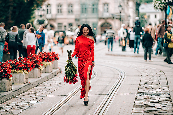 포토 JPG 해외이미지 백인 모델 헤어스타일 드레스 옷 여자 백그라운드 신체 갈색머리 한명 사람 성인 빨간색 뷰티 섹시 장미 유행 낭만 축하 가운 생일 화려 우아함 유혹 자르기 천 입술 열정 도발 스타일 해외포토 서양인 1 기념일 꽃 감정 컬러 컨셉 모션 신체부위 직물 파일형식 이미지허브