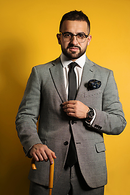 포토 JPG 해외이미지 백인 직업 라이프스타일 디자인 영어 응시 남자 행복 음료 백그라운드 비즈니스 지팡이 성공 노동자 영국 수염 한명 서기 미소 사람 정장 성인 사무실 회색 흰색 표현 업무 비즈니스맨 자신감 경영자 경영 고립 심각 스타일 효과 해외포토 서양인 문자 1 시선 옷 감정 유럽 컬러 컨셉 모션 표정 생활 작업 직장인 리더 파일형식 이미지허브