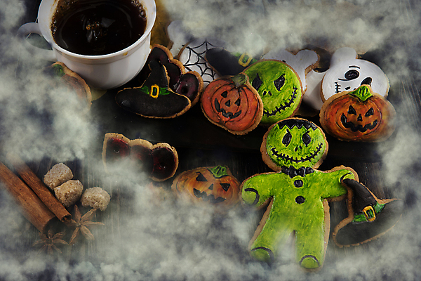 포토 JPG 해외이미지 커피 백그라운드 탁자 지팡이 디저트 사탕 사람없음 컵 파티 쿠키 할로윈 가을 연기 차 달콤 시나몬 핸드메이드 호러 좀비 해외포토 식기 계절 음료 음식 가구 이벤트 맛 공포 파일형식 이미지허브