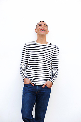 포토 JPG 해외이미지 모델 1 라이프스타일 응시 남자 행복 얼굴 백그라운드 휴식 한명 미소 웃음 사람 성인 유행 우주 자유 흰색 표현 중앙 시원함 북쪽 동쪽 고립 스타일 해외포토 시선 감정 컬러 컨셉 표정 생활 신체부위 방향 파일형식 이미지허브