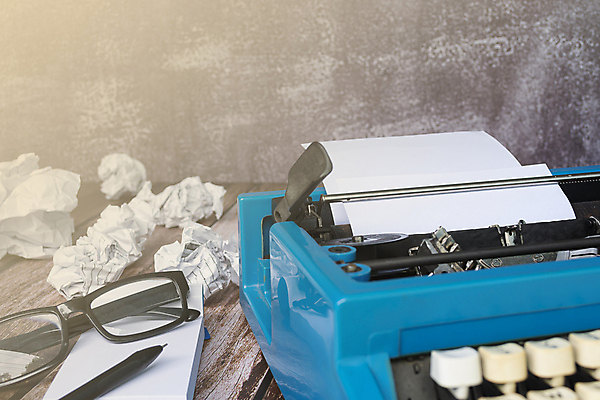 포토 JPG 해외이미지 종이 백그라운드 컨셉 텍스트 탁자 이야기 사람없음 목재 단어 우주 금속 검은색 기계 공백 장비 수확 골동품 흰색 메시지 기자 클래식 폐기물 인쇄 작가 심볼 향수 책상 사인 문서 긍정 비서 타자기 시트 타입 마케팅 세피아 옛날 카피스페이스 나무배경 해외포토 나무 직업 문자 컬러 가구 농업 재료 재질 촬영기법 화장품 쓰레기 파일형식 이미지허브