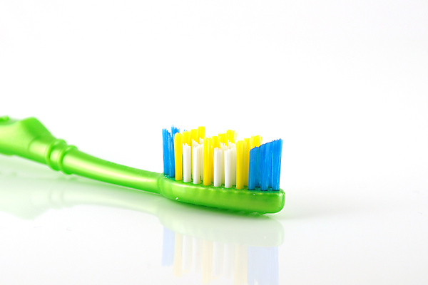 포토 JPG 해외이미지 건강 치과 손잡이 사람없음 일상 초록색 파란색 뷰티 반사 욕실 흰색 붓 입 닫기 치아 빨래 칫솔 플라스틱 오브젝트 싱크대 치과의사 반죽 치약 틀니 넘어짐 돌봄 변기통 위생관리 해외포토 컬러 가사 모션 재질 병원 관리 라이프 신체부위 위생용품 의사 소화기관 개수대 파일형식 이미지허브