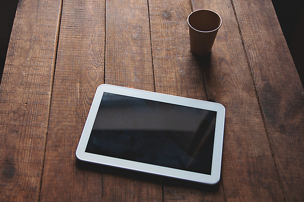 포토 JPG 해외이미지 라이프스타일 디자인 커피 백그라운드 컨셉 인터넷 비즈니스 통신 탁자 주택 사람없음 목재 스마트폰 컴퓨터 태블릿 사무실 알약 갈색 우주 디지털 검은색 쪽지 공책 웹 공백 터치 수확 흰색 시골 업무 작업실 메시지 연결 무선전화기 책상 복고 전자 패드 터치스크린 목업 해외포토 나무 음료 컬러 가구 농업 재료 문구용품 건물 생활 전자제품 핸드폰 스마트기기 약 작업 전화기 파일형식 이미지허브