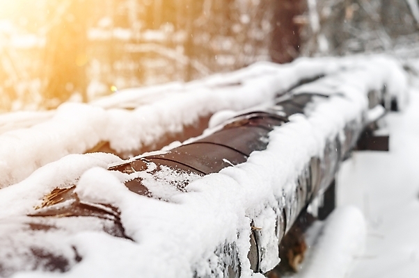 포토 JPG 해외이미지 산업 선 이동 겨울 통신 사람없음 야외 물 금속 장비 에너지 도시 뜨거움 개울 소프트포커스 수증기 큼 메인 전염 시스템 난방 수도교 옛날 철강 파이프라인 공급 해외포토 자연요소 계절 컨셉 재질 촬영기법 강 다리_건축물 질병 크기 파이프_관 감염 파일형식 이미지허브