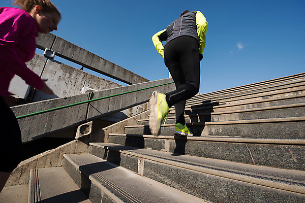 포토 JPG 해외이미지 전신 서양인 라이프스타일 커플 여자 남자 행복 아침 함께함 미소 상반신 성인 야외 두명 뒷모습 달리기 조깅 계단 마라톤 달리기선수 성인만 해외포토 주간 외국인 감정 뷰포인트 컨셉 관계 모션 표정 사람 경기 생활 운동 육상스포츠 육상선수 파일형식 이미지허브