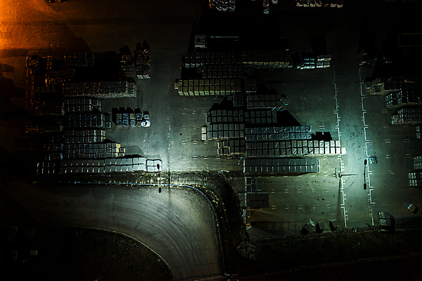 포토 JPG 해외이미지 유럽 산업 도로 겨울 비즈니스 공장 교통시설 자동차 독일 안테나 사람없음 화물 상품 야간 컨테이너 창고 시설 상업 수납 짐차 무거움 물류 폴란드 드론 분배 수입 해외포토 자연요소 계절 나라 길 육상교통 교통 통신 공업 운송업 무게 파일형식 이미지허브