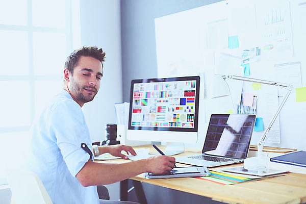 포토 JPG 해외이미지 직업 디자인 응시 남자 안경 백그라운드 인터넷 비즈니스 한명 사람 앉기 내부 그래픽 노트북 스마트폰 컴퓨터 사무실 유행 카메라 비즈니스맨 비즈니스우먼 기자 신문 잡지 작음 사진사 스마트 그림 경영자 부름 온라인 주인 이슈 표제 해외포토 1 시선 잡화 여자 컨셉 모션 간행물 전자제품 핸드폰 스마트기기 직장인 뉴스 크기 작가 리더 파일형식 이미지허브