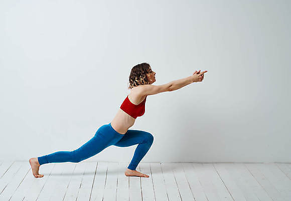 포토 JPG 해외이미지 전신 여자 요가 실내 한명 성인 옆모습 건강관리 요가자세 요가복 손뻗기 성인여자한명만 해외포토 1 웰빙 뷰포인트 포즈 모션 건강 관리 사람 내부 운동복 여자한명만 성인여자만 파일형식 이미지허브