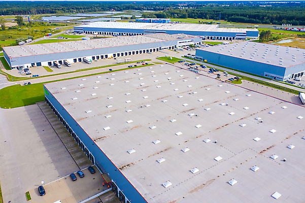 포토 JPG 해외이미지 식물 외관 산업 도로 비즈니스 공장 교통시설 지붕 안테나 사람없음 야외 건물 쇼핑 상점 일몰 화물 도시 그룹 시장 역 제조 주식 큼 창고 상업 수납 짐차 물류 교외 드론 로딩 분배 터미널 해외포토 건축물 길 교통 통신 공업 자동차 금융 노을 운송업 크기 시설 파일형식 이미지허브