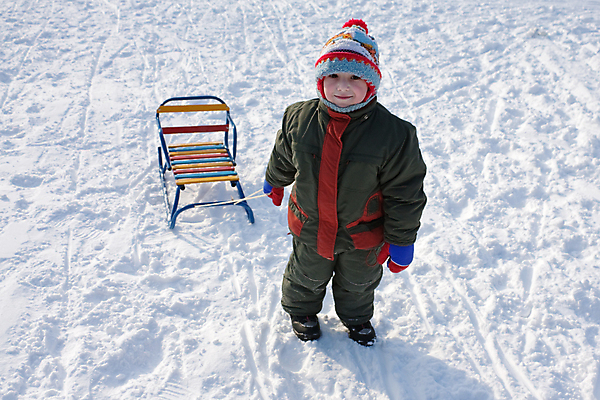 포토 JPG 해외이미지 백인 옷 계절 행복 어린이 스포츠 포즈 겨울 장난 교통시설 모션 자연 놀이 날씨 휴가 한명 미소 사람 소년 야외 장난감 재킷 기쁨 흰색 자녀 아기 미끄러짐 작음 언덕 속도 썰매 썰매타기 추적 고립 해외포토 서양인 1 남자 감정 컬러 교통 표정 전통놀이 외투 크기 시설 생태계 파일형식 이미지허브
