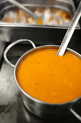 포토 JPG 해외이미지 디자인 음식 백그라운드 채소 오렌지 재료 탁자 건강 요리 사람없음 세로 노란색 금속 주방 요식업 식사 저녁식사 당근 뜨거움 액체 수프 냄비 메뉴 국자 레시피 채식주의자 캐서롤 스타일 해외포토 산업 컬러 가구 과일 재질 주방용품 뿌리채소 용기_그릇 솥 채식 파일형식 이미지허브