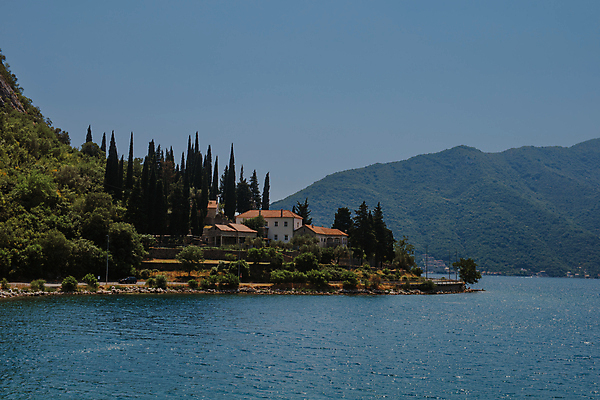 포토 JPG 해외이미지 주간 나무 호수 자연 하늘 유럽건축 산 주택 사람없음 야외 몬테네그로 해외포토 자연요소 식물 서양건축 건물 생태계 파일형식 이미지허브
