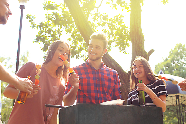 포토 JPG 해외이미지 나무 백인 라이프스타일 공원 여자 남자 행복 음식 관계 자연 맥주 함께함 육류 요리 미소 여러명 성인 야외 여름 파티 정원 맑음 식사 우정 시골 그룹 그릴 바비큐 굽기 주말 점심식사 해외포토 서양인 식물 계절 공공시설 감정 다수 컨셉 식재료 주방용품 날씨 주류 표정 사람 이벤트 생활 친구 구이 생태계 파일형식 이미지허브