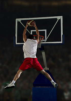 포토 JPG 해외이미지 전신 남자 스포츠 농구 실내 한명 성인 뒷모습 점프 힘 잡기 체육관 근육질 농구대 성인남자한명만 해외포토 1 뷰포인트 모션 근육 사람 내부 구기 몸매 골대 남자한명만 성인남자만 파일형식 이미지허브