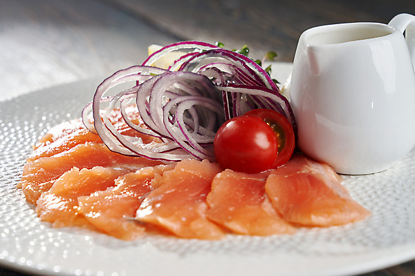 포토 JPG 해외이미지 접시 음식 조각 백그라운드 다이어트 채소 탁자 양파 실내 건강 어류 요리 사람없음 목재 빨간색 식당 일본 식사 저녁식사 카페 흰색 신선 항아리 맛 아침식사 레몬 해산물 날것 슬라이스 연어 점심식사 맛있는 해외포토 나무 식기 아시아 컬러 가구 컨셉 과일 재료 내부 상점 수중동물 도자기 파일형식 이미지허브