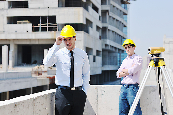 포토 JPG 해외이미지 남자 건축 건설업 상반신 성인 두명 앞모습 옆모습 카메라 팔짱 사진촬영 건설현장 잡기 비즈니스맨 엔지니어 안전모 건축가 주머니손 성인남자만 해외포토 직업 산업 뷰포인트 비즈니스 모션 사람 전자제품 촬영 직장인 기술자 헬멧 안전장비 남자만 성인만 파일형식 이미지허브