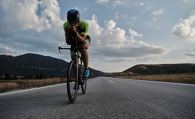 포토 JPG 해외이미지 주간 전신 남자 도로 하늘 한명 성인 야외 앞모습 자전거 잡기 승차 사이클선수 사이클링 라이딩 성인남자한명만 해외포토 자연요소 1 길 뷰포인트 교통시설 모션 운동선수 사람 바이크 육상스포츠 남자한명만 성인남자만 파일형식 이미지허브