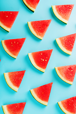 포토 JPG 해외이미지 하늘색 백그라운드 패턴 단면 수박 사람없음 빨간색 패턴백그라운드 수박조각 해외포토 컬러 조각 무늬 과일 파란색 파일형식 이미지허브